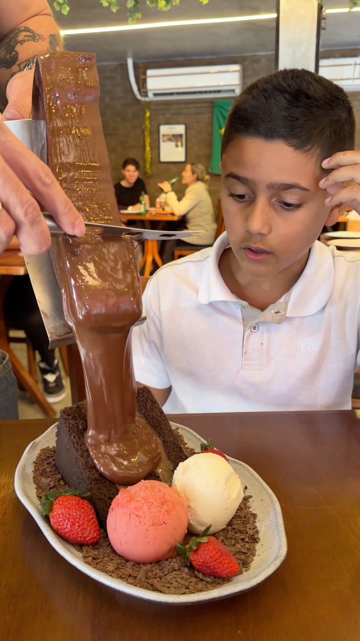 Matilda Cake With Chocolate Raclette At Pecatto