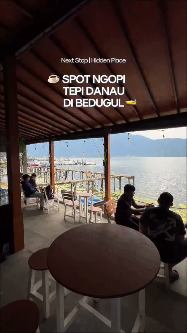 Bali Lakefront Coffee and Snacks at Kopi Lokal