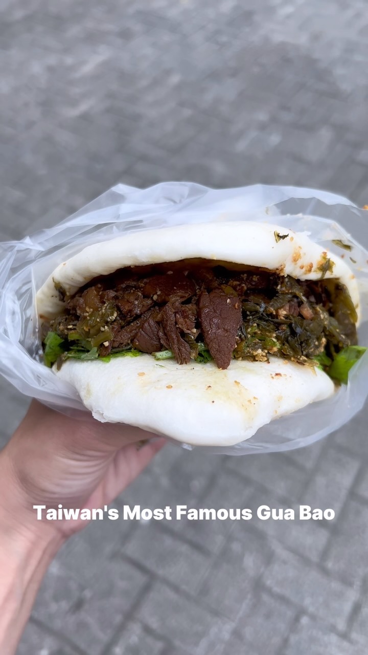 Traditional Taiwanese Gua Bao With Pork
