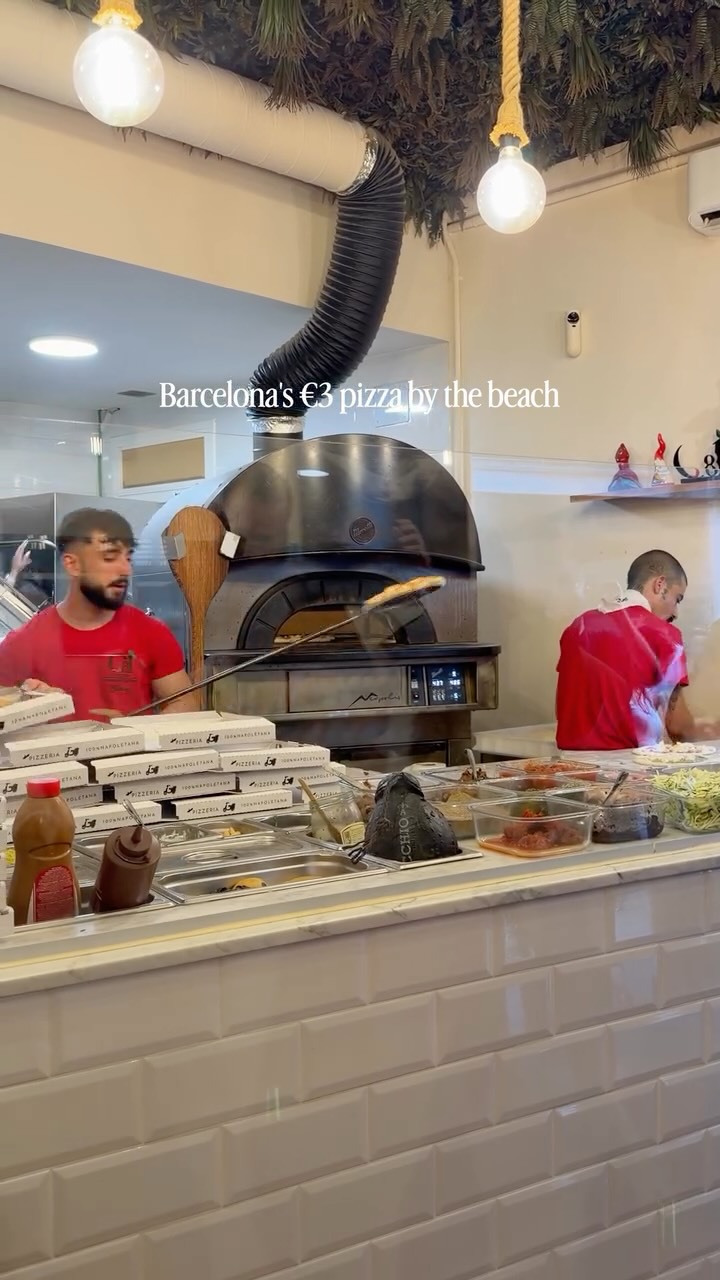 Pizzeria Near Barceloneta Beach Offers Affordable Meals