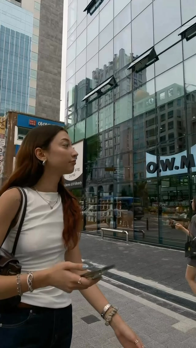 Korean Pharmacy Offers Beauty Products and Consultations
