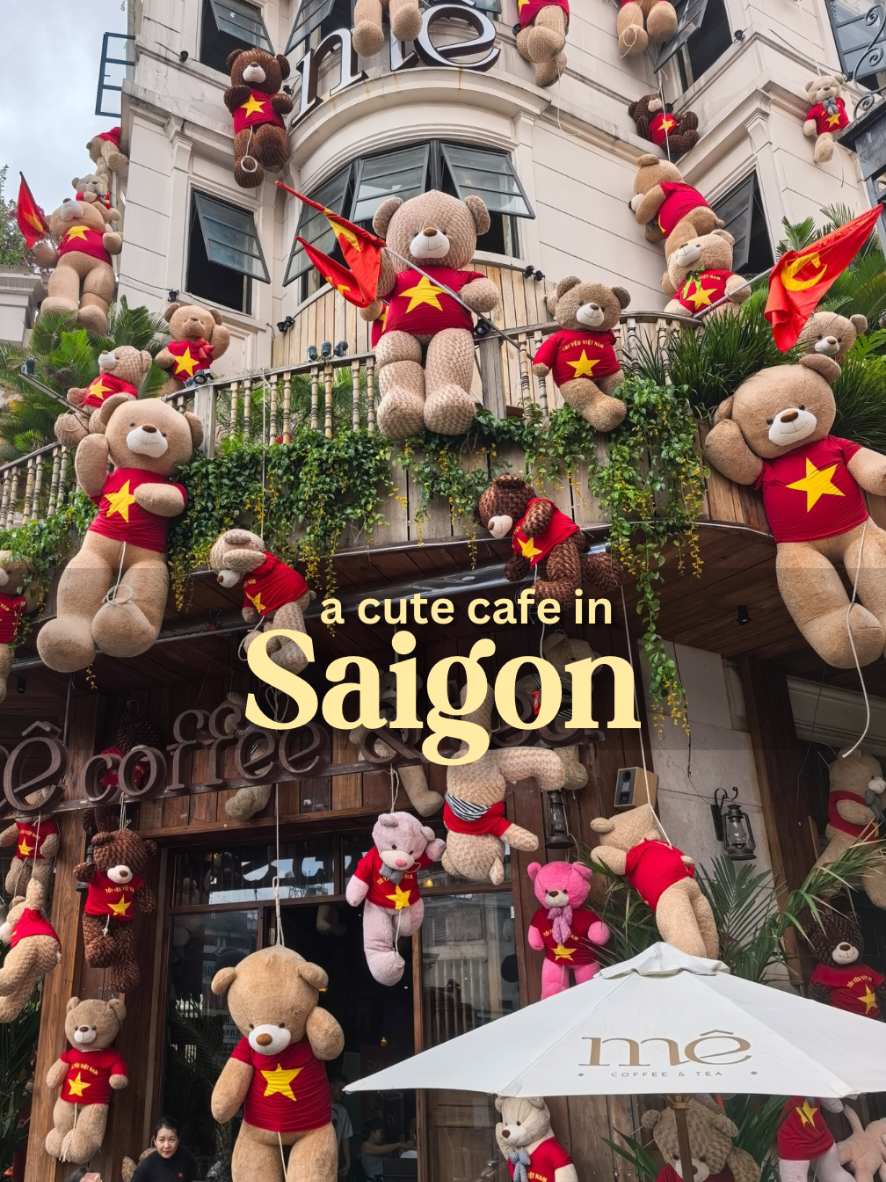 Ho Chi Minh Cafe Boasts Over 700 Teddy Bears
