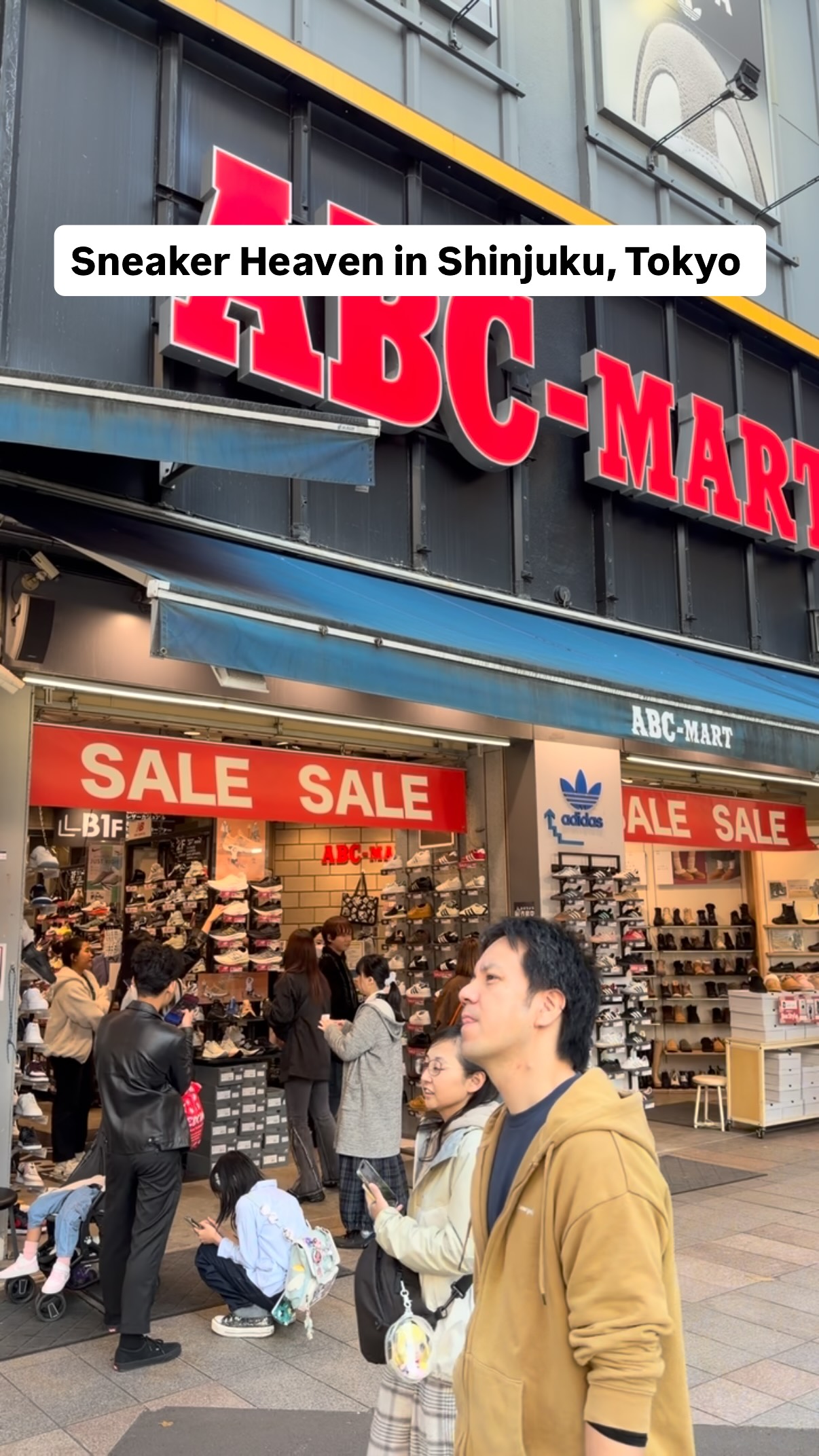 Popular Japanese Shoe Store Chain