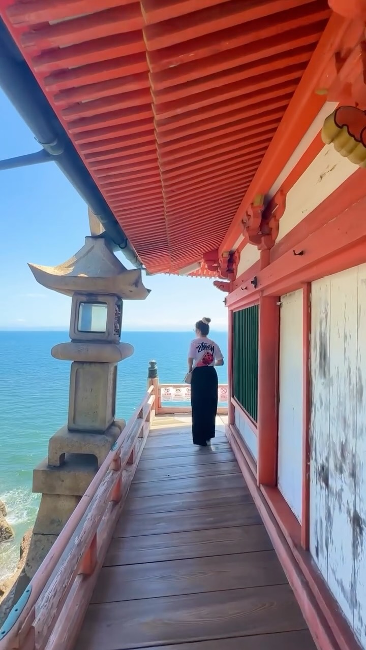 Abuto Kannon: A Harmonious Blend of Nature and Architecture