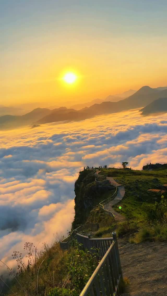 Manungkot's Scenic Mountain Views
