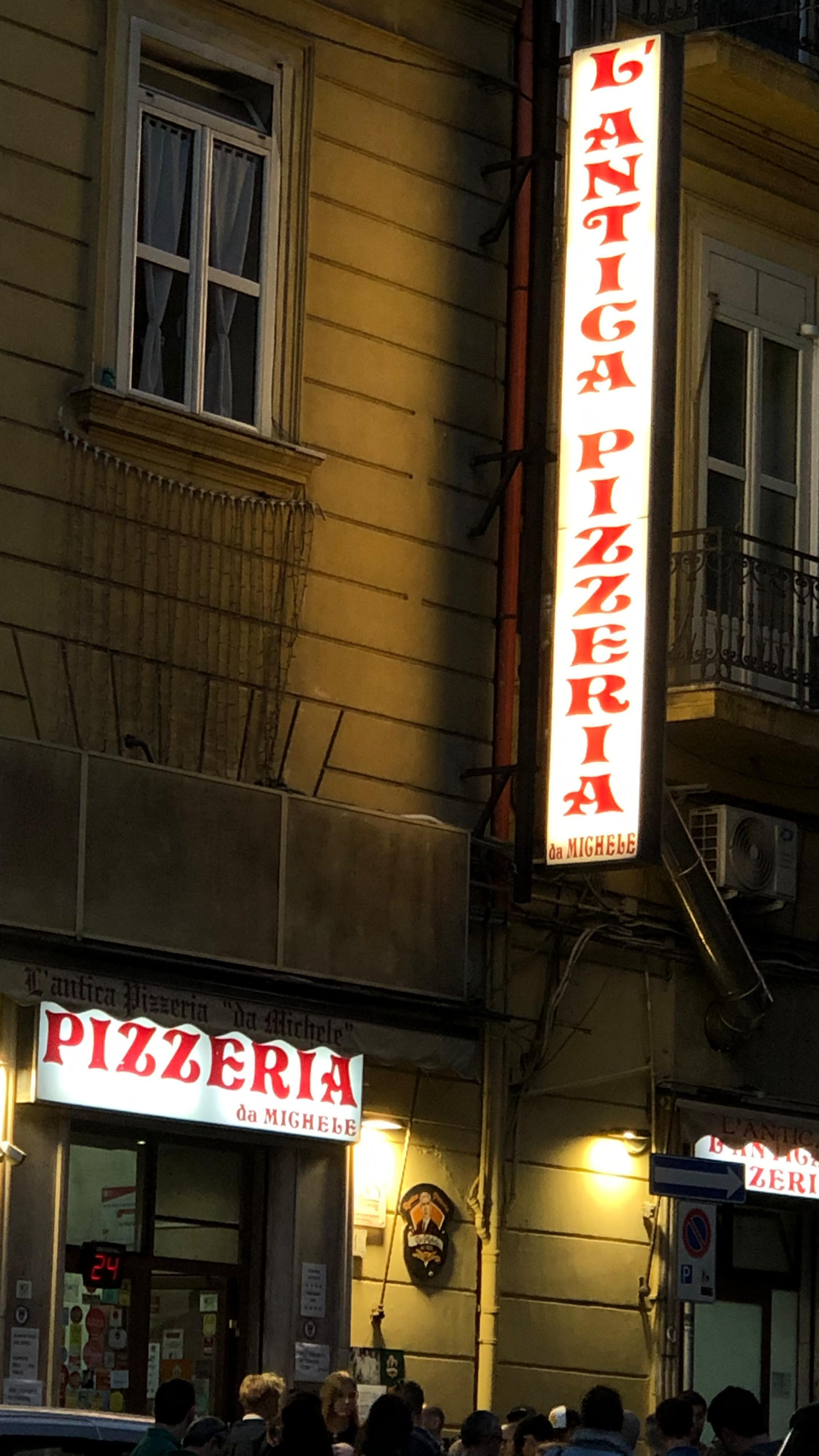 Iconic Neapolitan Pizza Spot