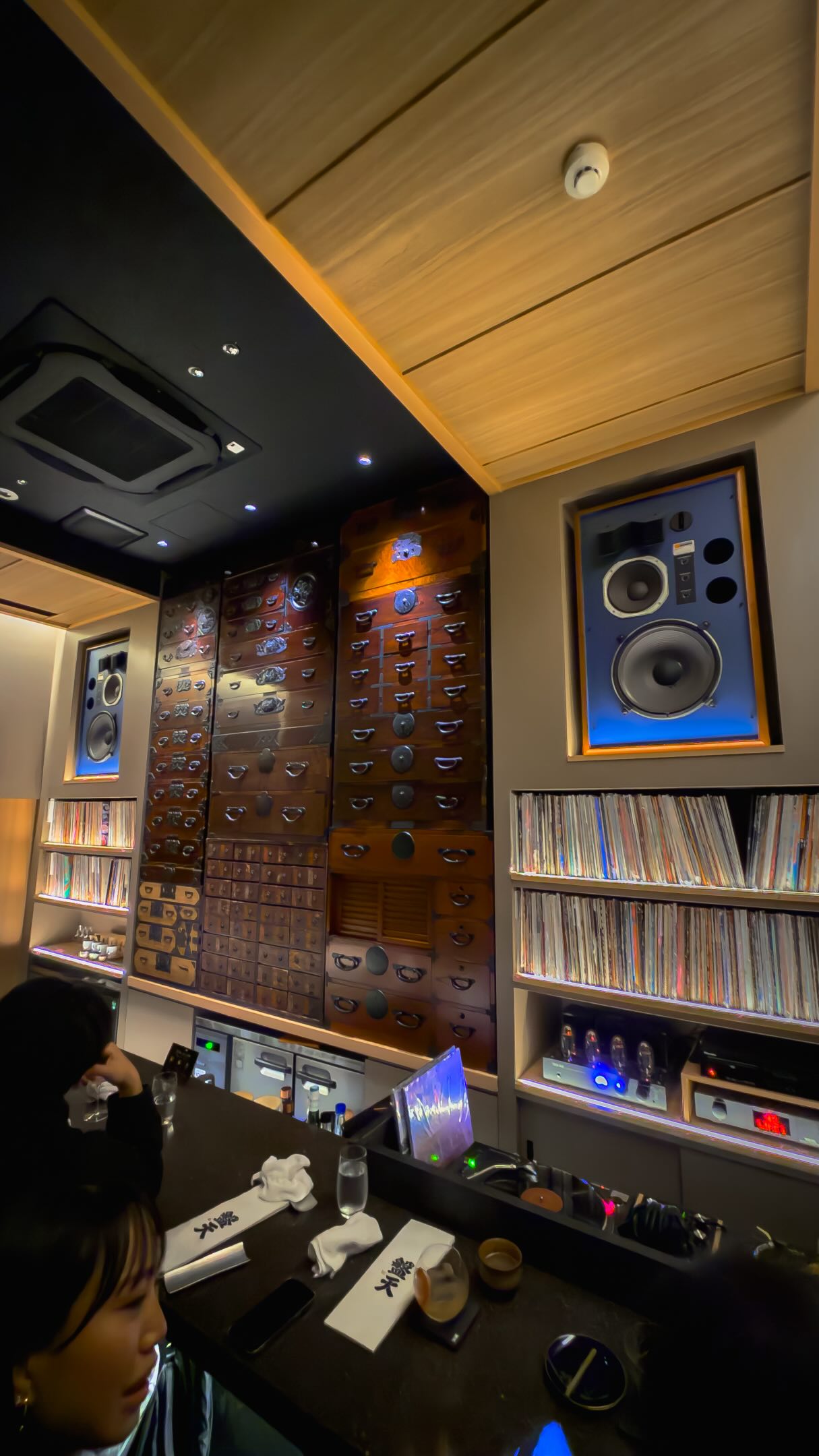 Hidden Tokyo Bar With Vinyl And Cocktails