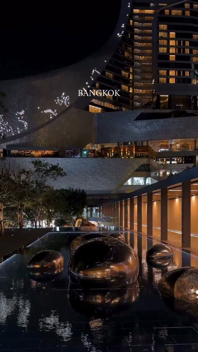 Bangkok's Nighttime Wonders: Temples, Markets, and Rivers
