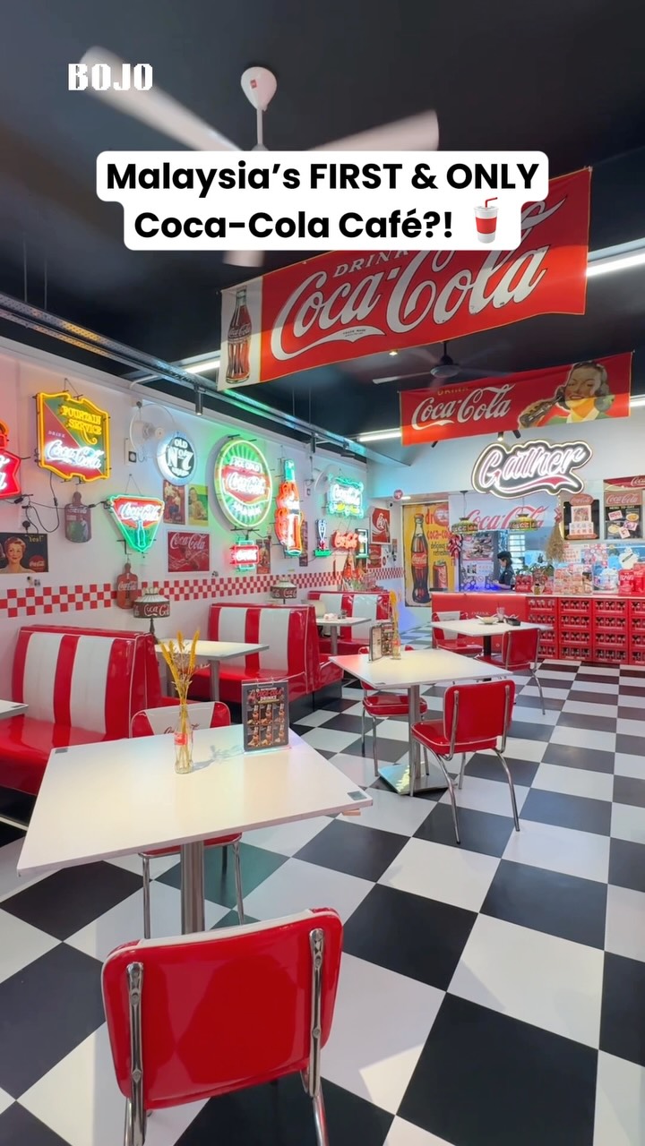 Coca-Cola Themed Cafe Serves Fusion Dishes