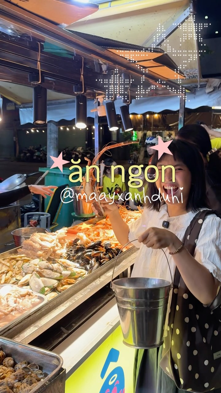 Cajun Seafood Boil Experience in Ho Chi Minh City