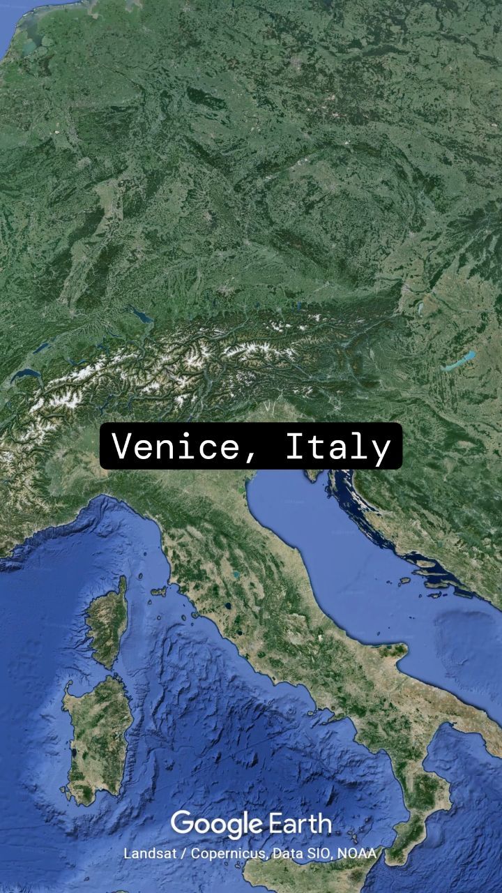 Iconic Venetian Landmarks Threatened by Rising Waters