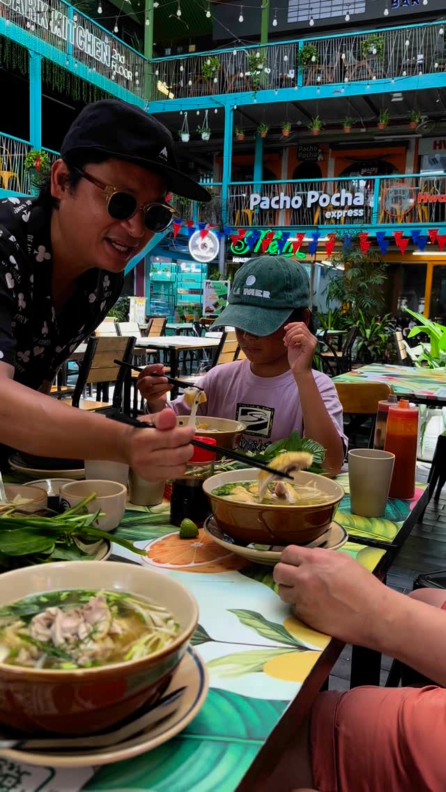 Pho Kim Ke Specializes In Chicken Pho