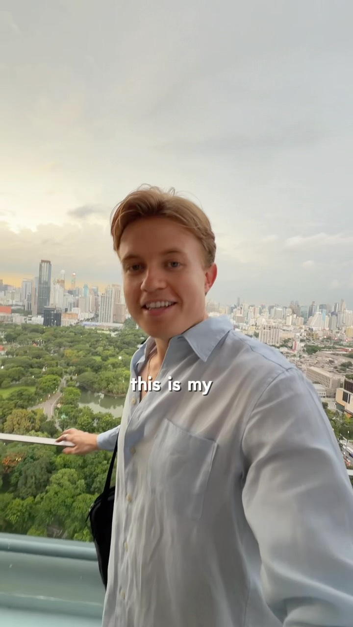 Bangkok Hotel Rooftop Bar Offers City Views