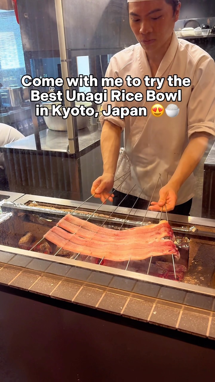 Kyoto Restaurant Serves Traditional Charcoal-Grilled Eel