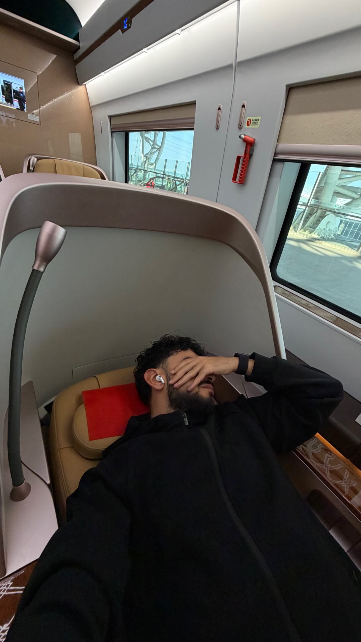 Shenzhen Electronic Market and Business Class Travel
