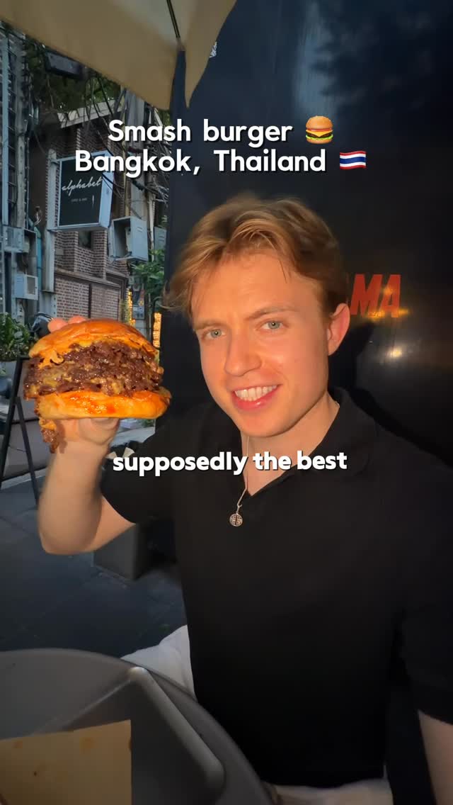 Bangkok Smash Burgers Near Chong Nonsi Station