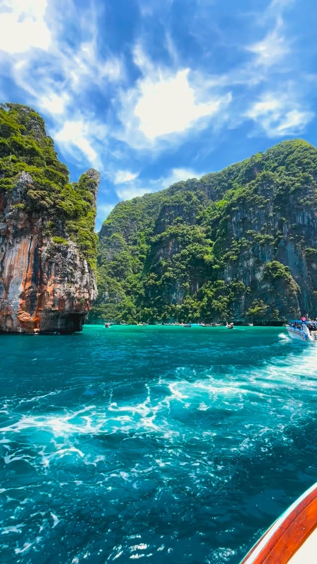Island Paradise: Phi Phi Islands and Pi Leh Bay