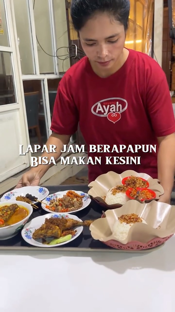 Mandalawangi: 24-Hour Halal Indonesian Eatery