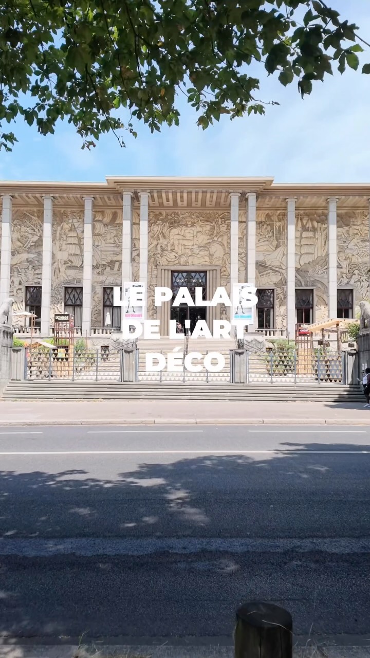 Palais de la Porte Dorée's Immigration Museum and Aquarium