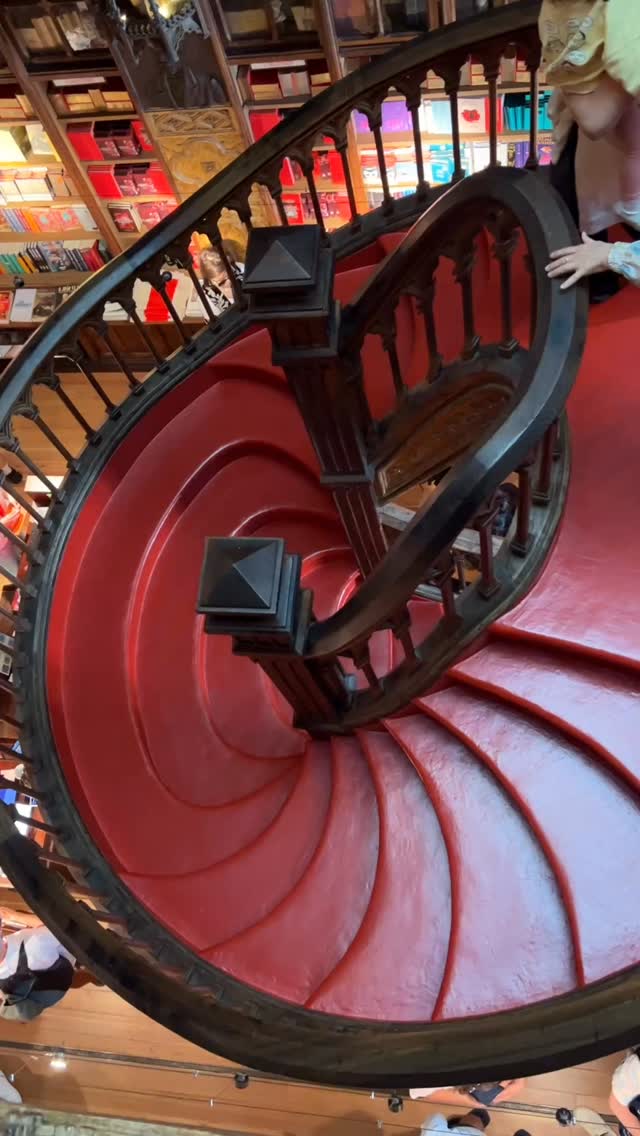 Livraria Lello: A Stunning Bookstore in Porto