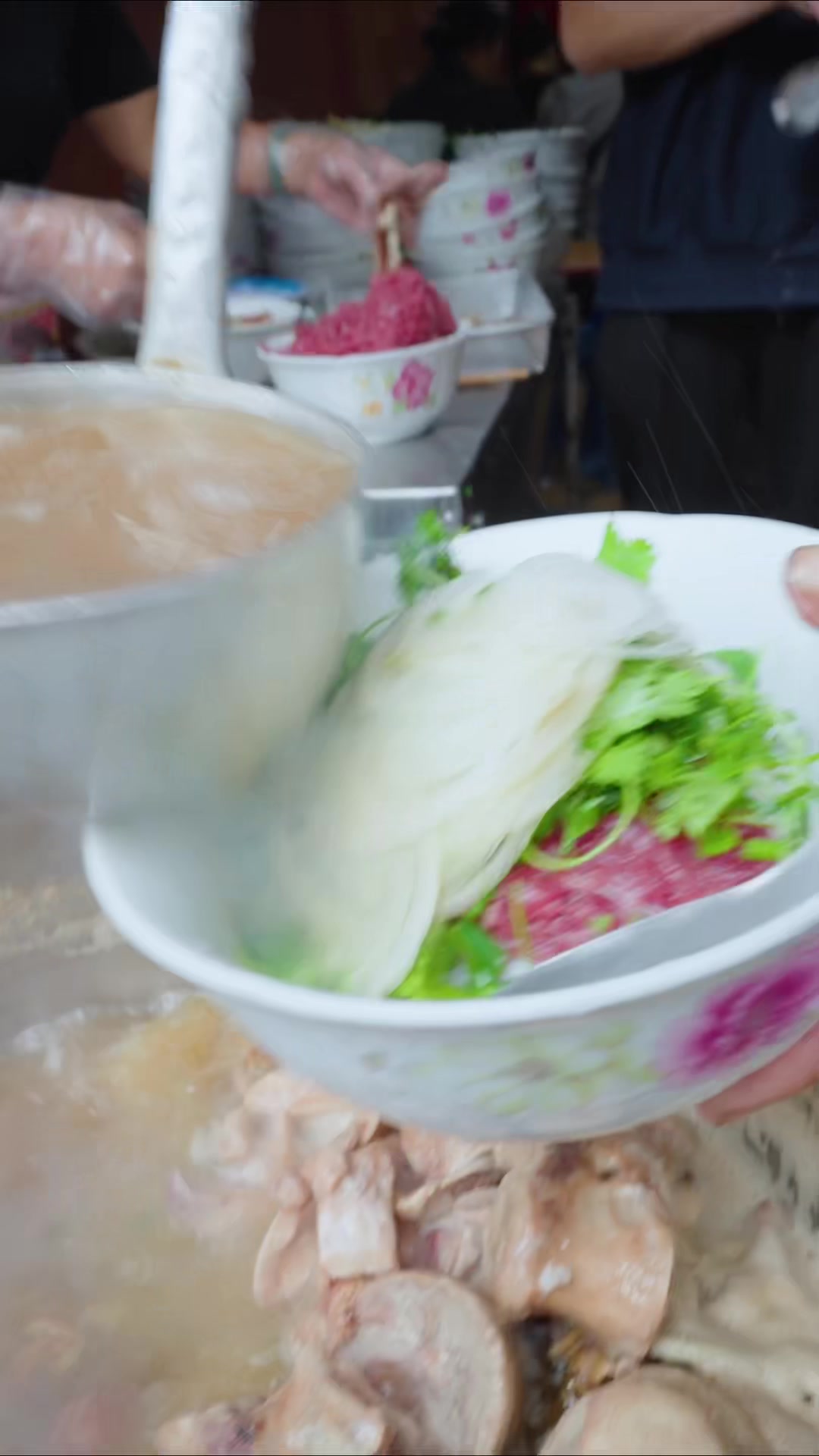 Tư Lùn Restaurant