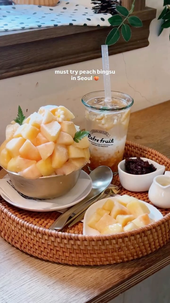 Seoul Cafe Features Premium Seasonal Fruit Desserts