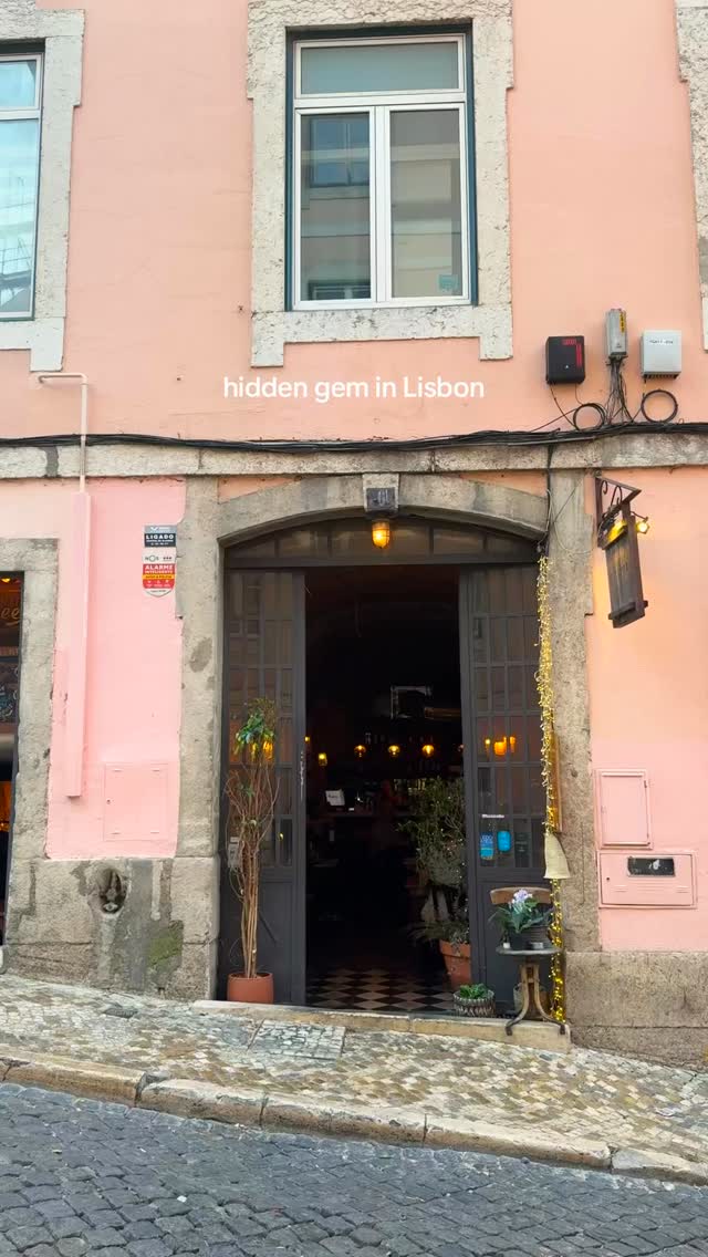 Vicente: A Cozy Lisbon Gem