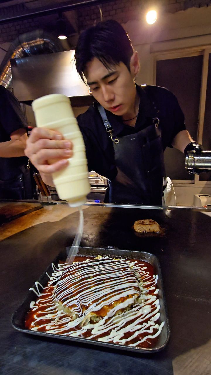 Tete Teppan: Japanese Omelette Okonomiyaki with Fire Show