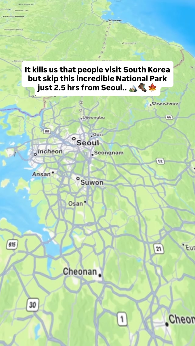 Seoraksan National Park's Autumn Beauty and Hikes