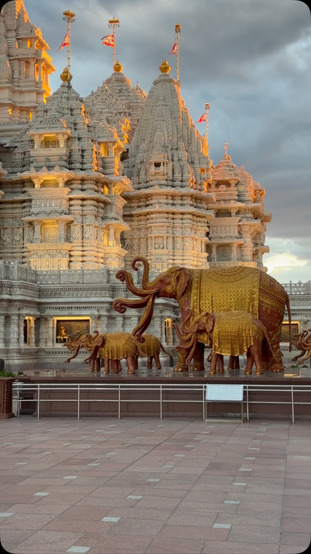 Akshardham: A Monumental Hindu Temple