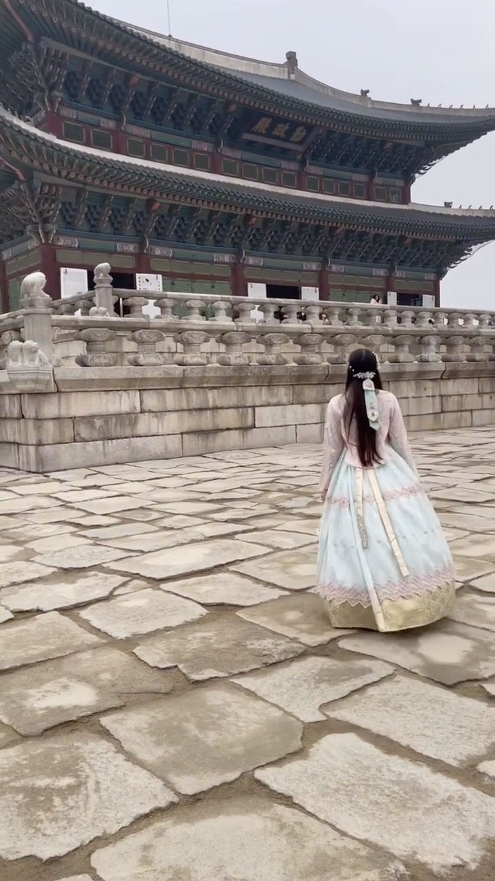 Hanbok Experience at a Korean Palace