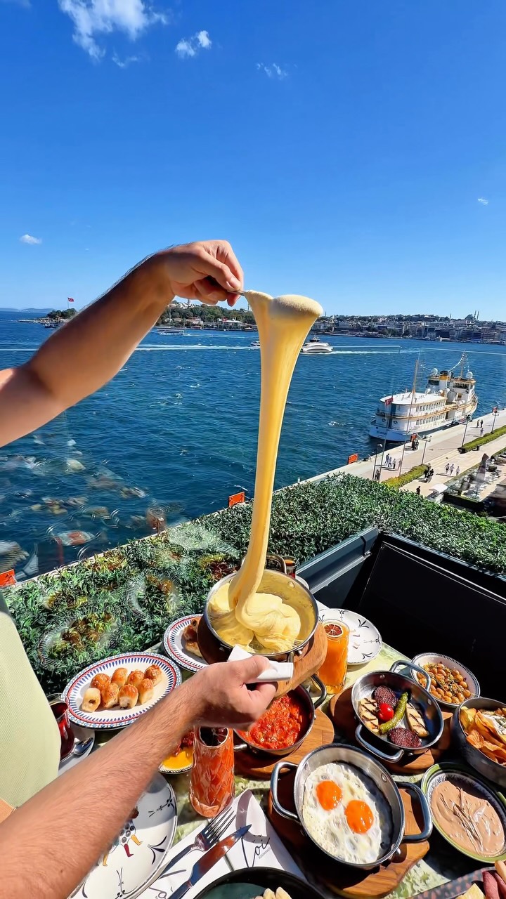 Bosphorus Breakfast Spots with Istanbul Views