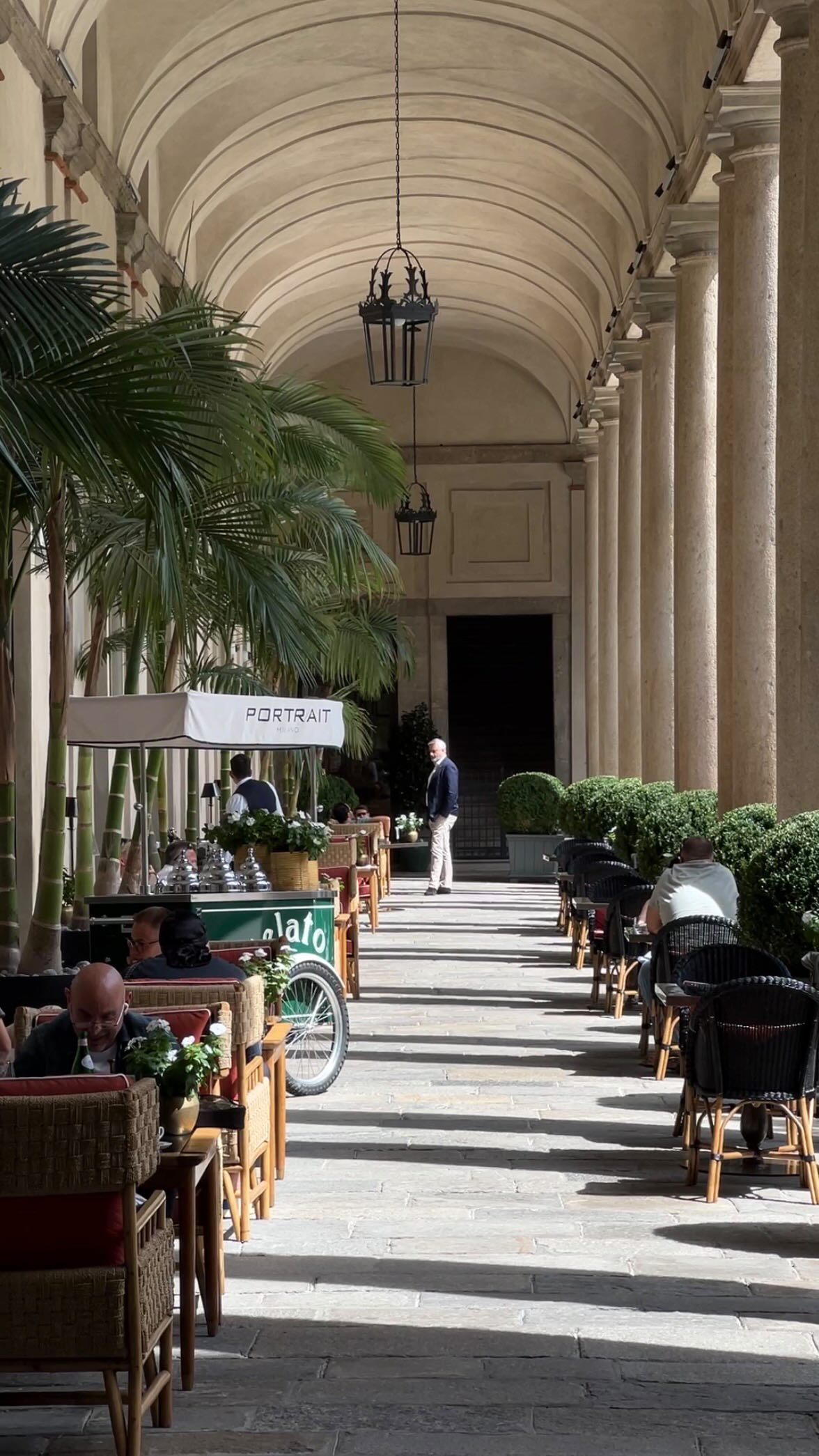 Milano Luxury Hotels and Bars