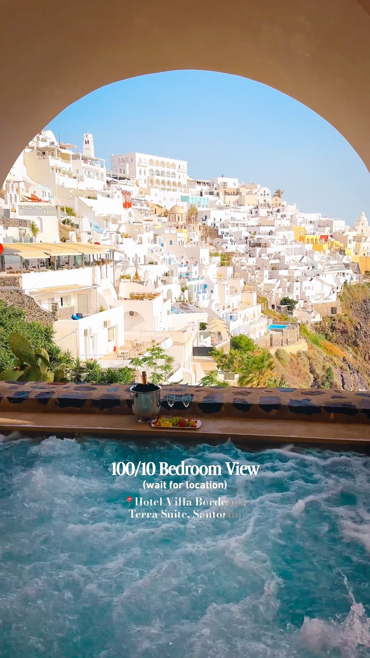 Santorini Villa Boasts Mind-Blowing Bedroom Views