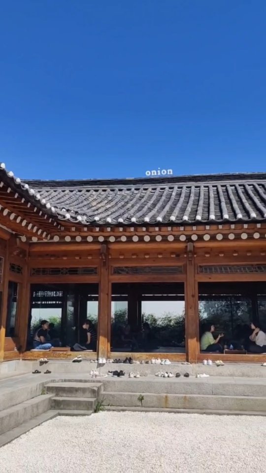 Cafe Onion Anguk: Traditional Korean Hanok Style