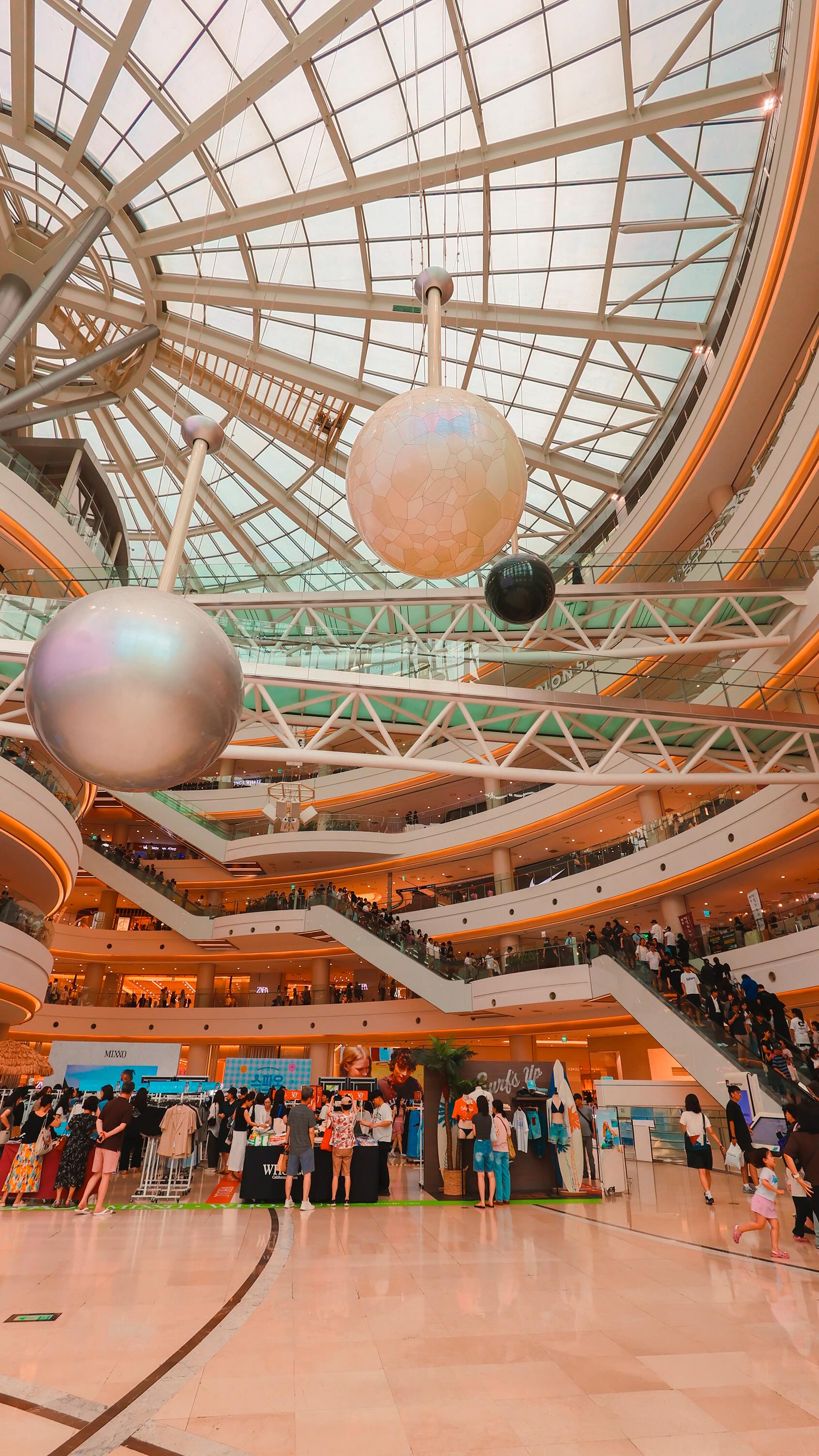 Seoul's Mega Malls Offer Indoor Entertainment