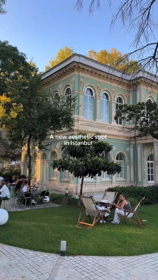 2 Cafes in İstanbul