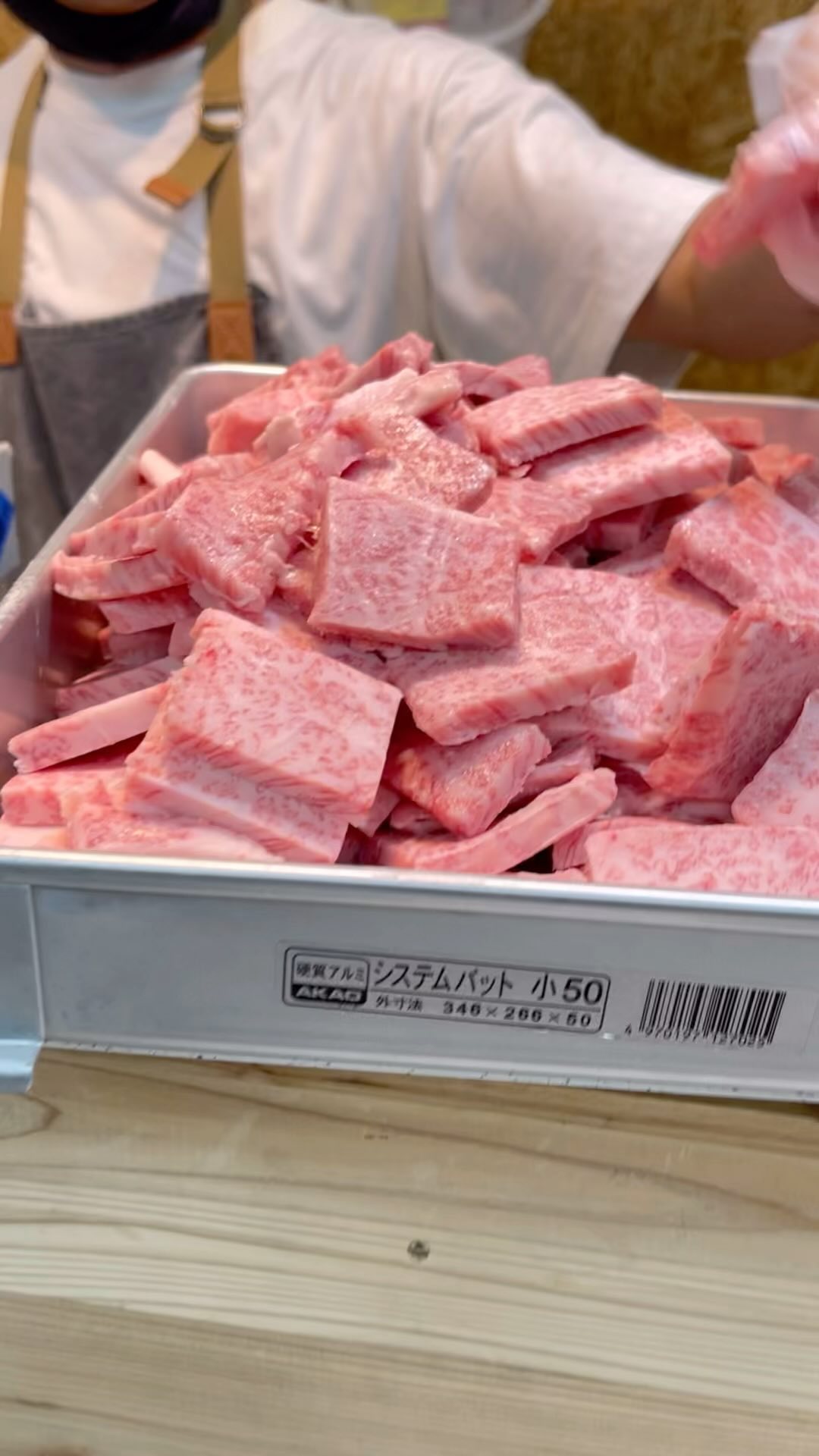Tsukiji Outer Market: A Popular Tokyo Food Destination