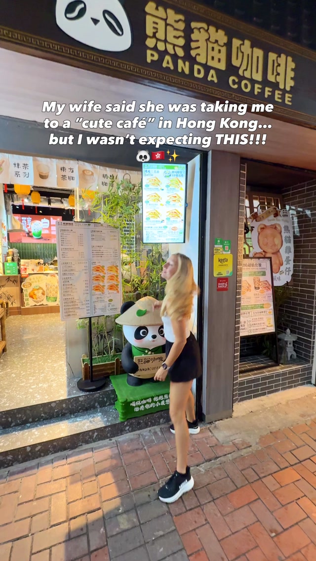 Hong Kong Cafe Serves Panda-Themed Waffles