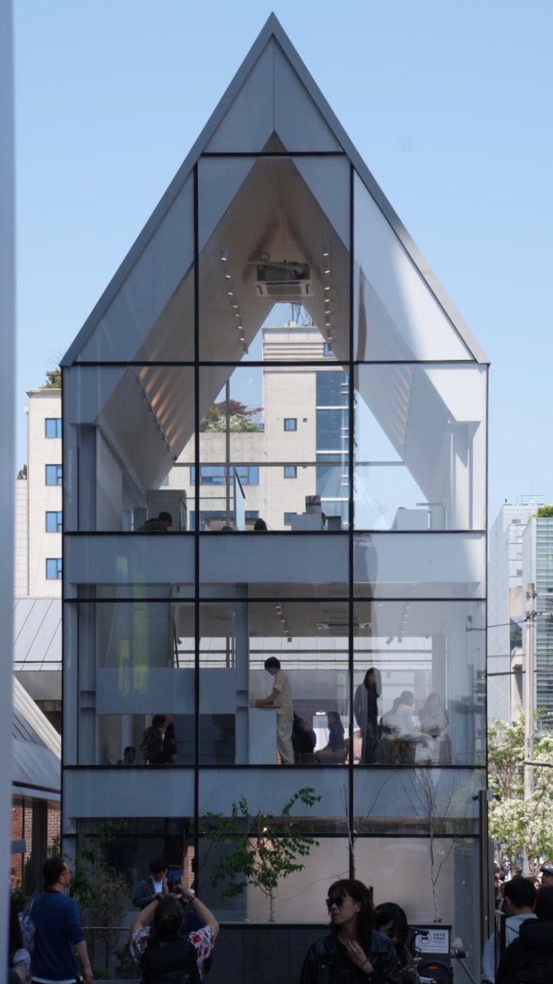 Seoul's Cultural Sites and Vibrant Neighborhoods