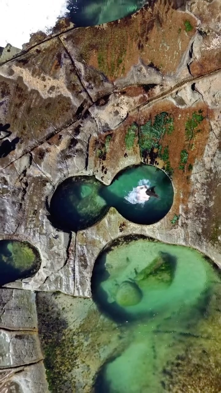 Figure Eight Pools: Natural Rock Pools