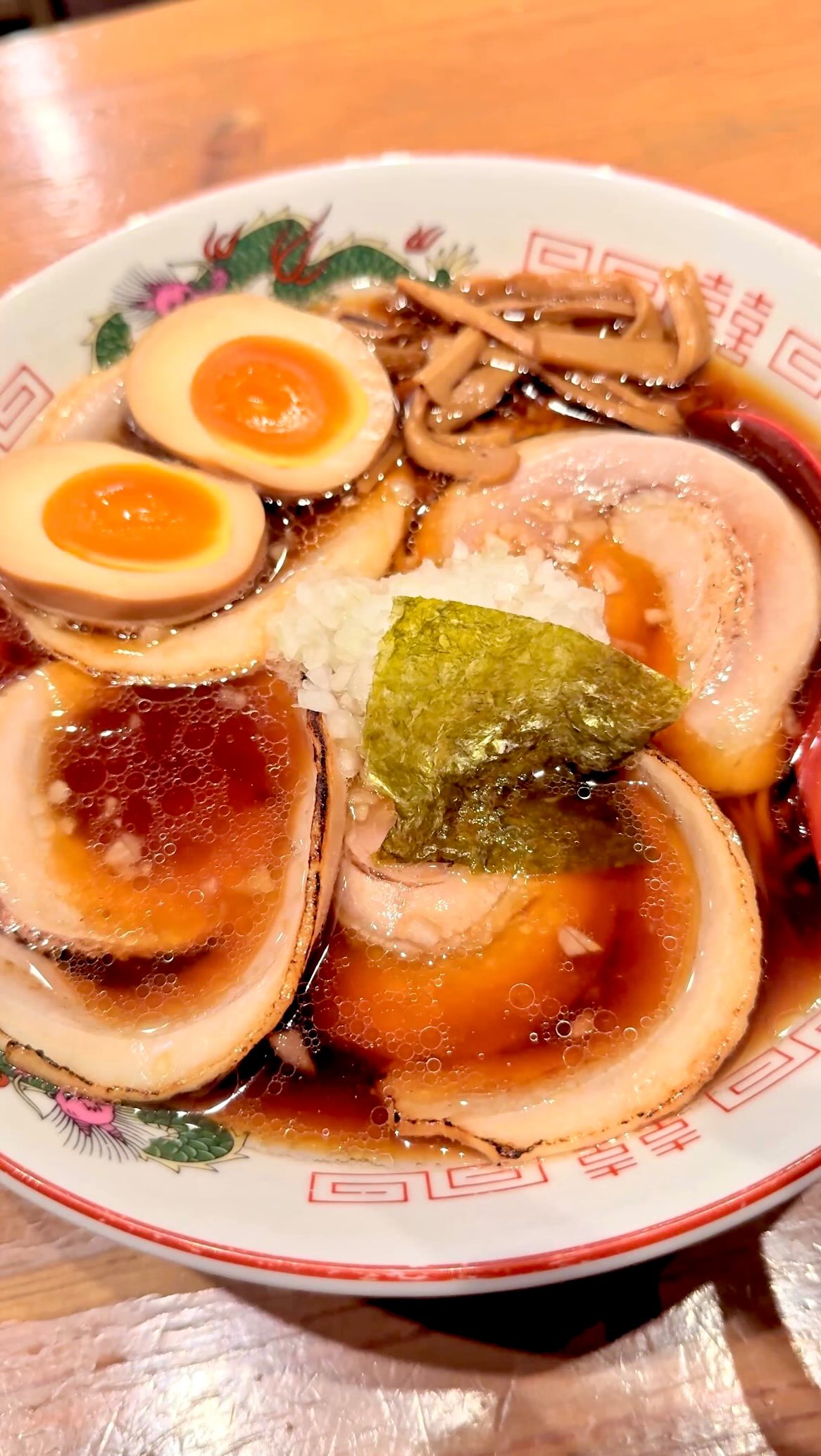 Hachioji Ramen Shop Features Seared Pork and Onion