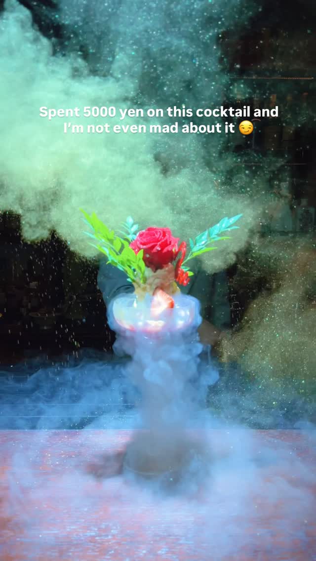 Tokyo Bar Features Elaborate Floral Cocktails