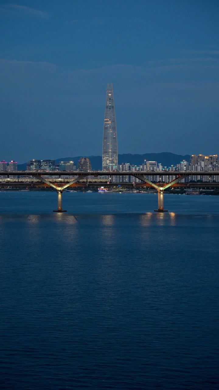 Seoul Bridges And Towers For Sunset Views