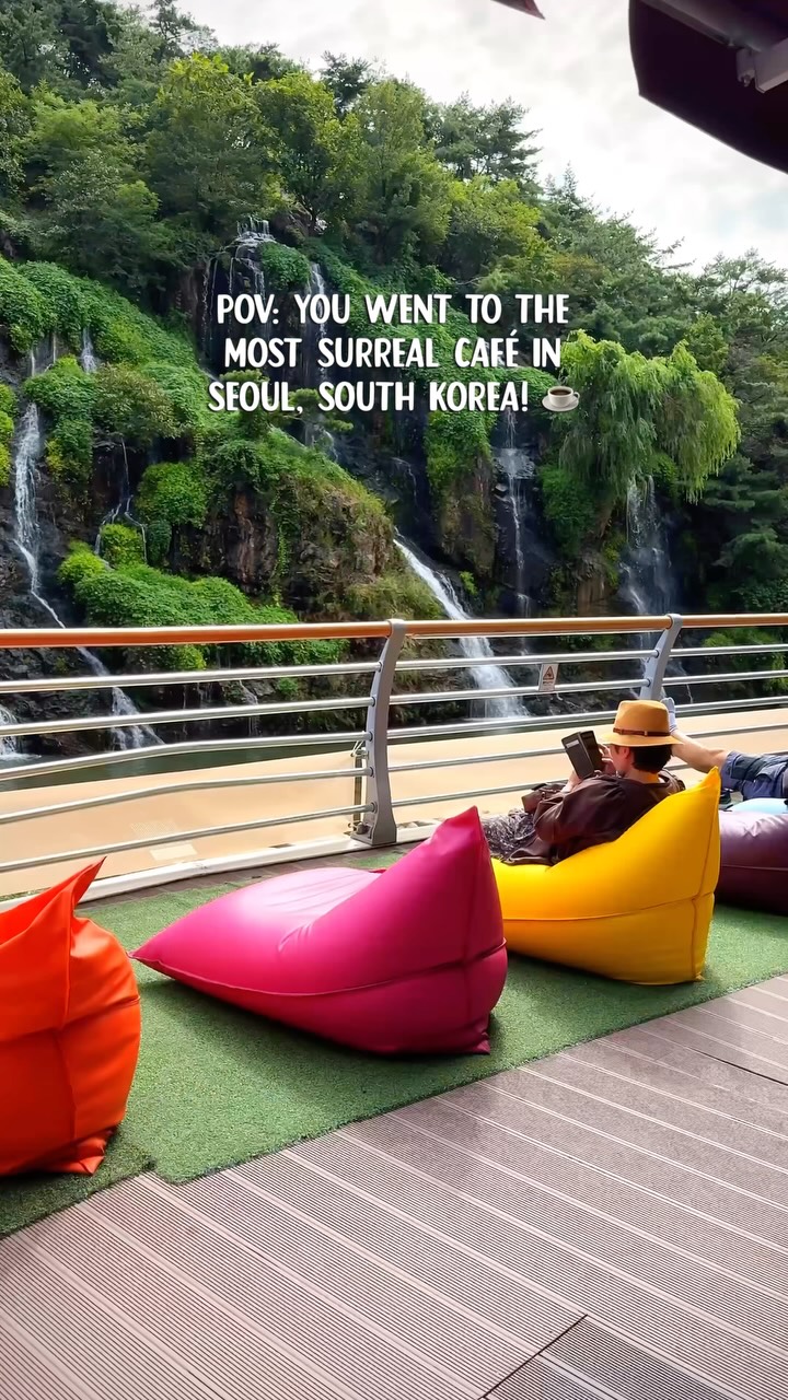 Cafes With Waterfall Views In Seoul