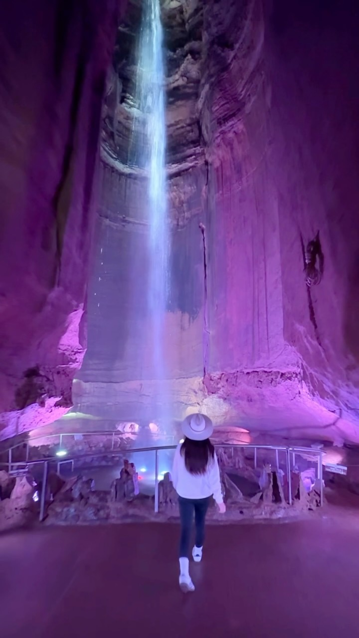 Tennessee Waterfalls, Mountain Views, and Fairytale Stays