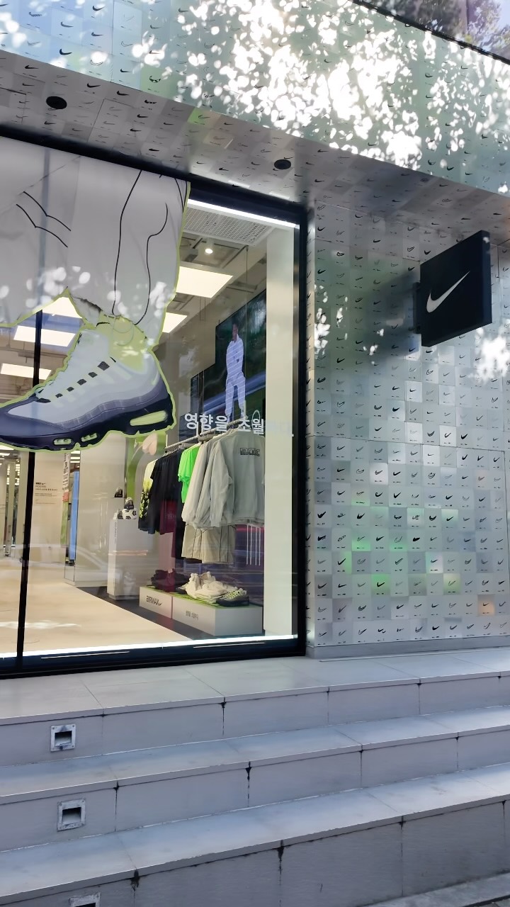 Custom T-Shirt Printing at Nike SNKRS Hongdae