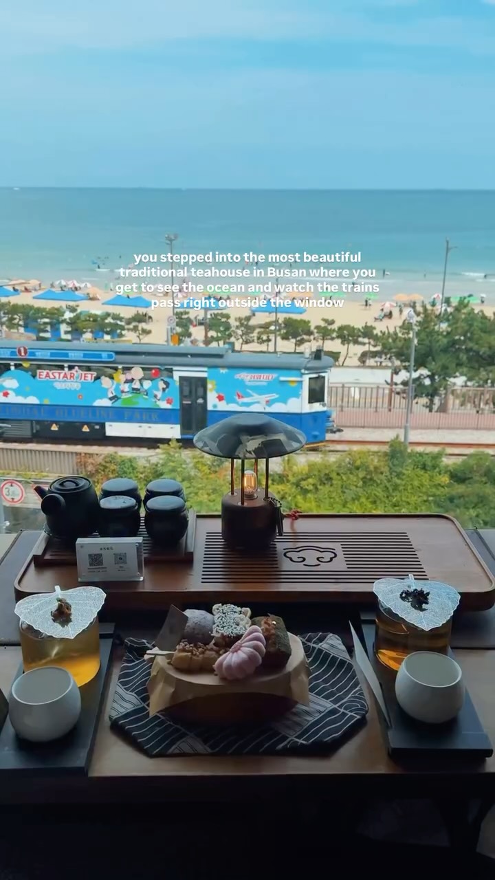 Teahouse with Ocean and Train Views in Busan