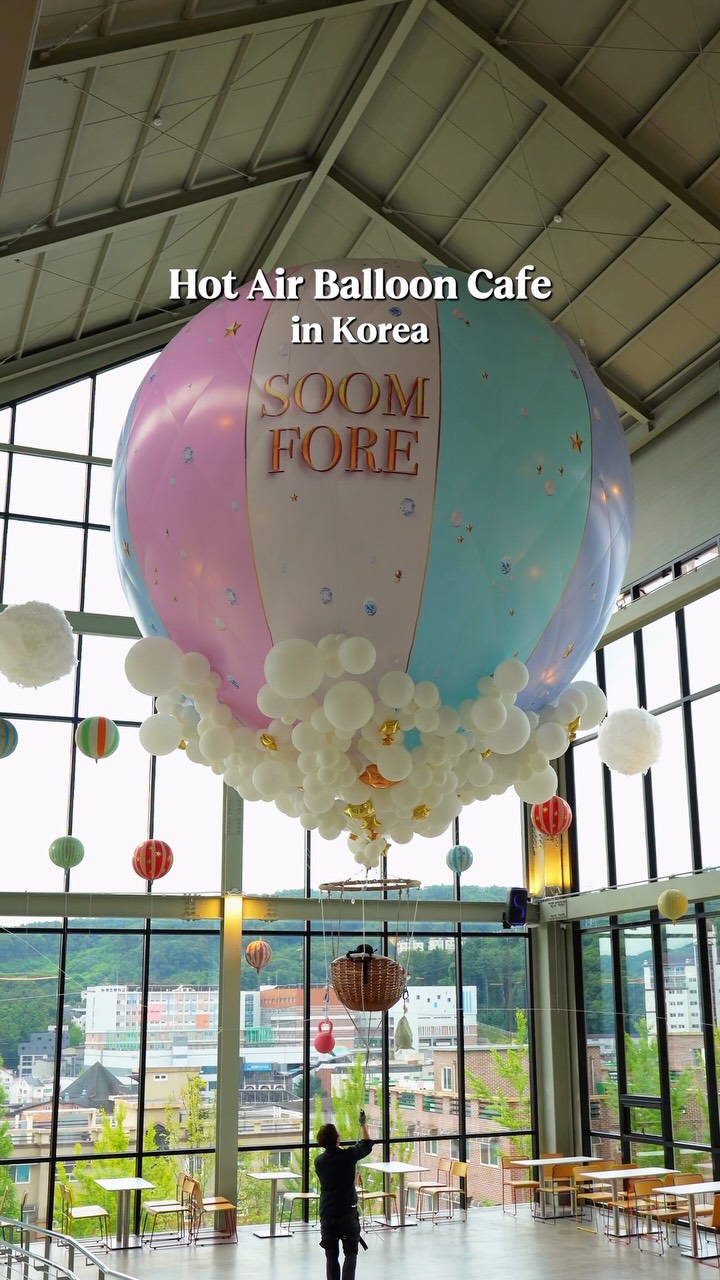 Sumpole: A Hot Air Balloon Themed Cafe