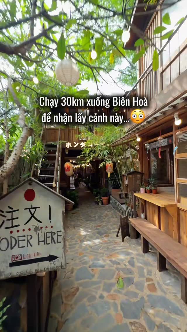 Japanese-Themed Cafe Transports Visitors to Serene Street